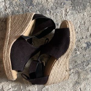 Wedges size 6 Black and Tan